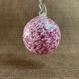Studio Art Glass Ornament – Cranberry Pink Swirl – Handmade 4″ Ball – Vintage